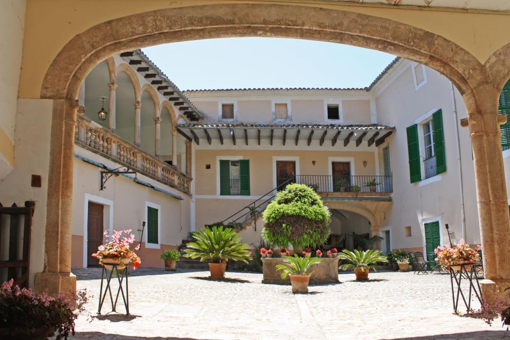 Holiday season 'could boost overseas property market'