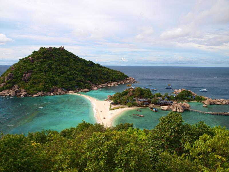 Property sector benefits included in Thai government bailout